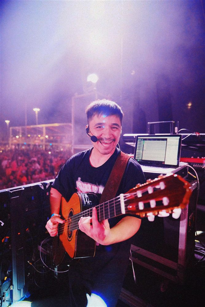 Carlos Jr. no palco