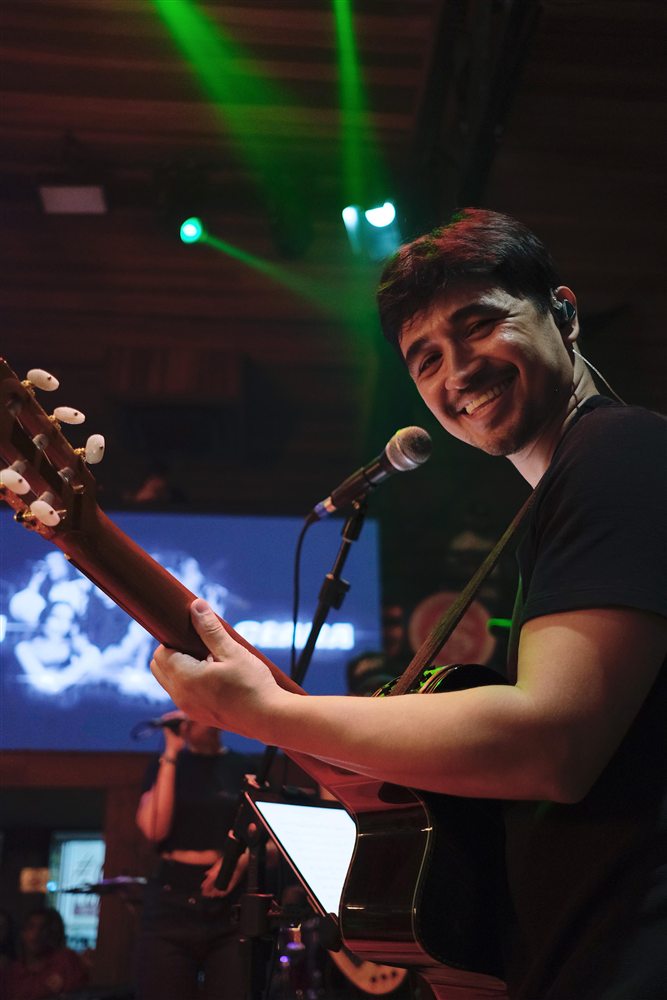 Carlos Jr. no palco